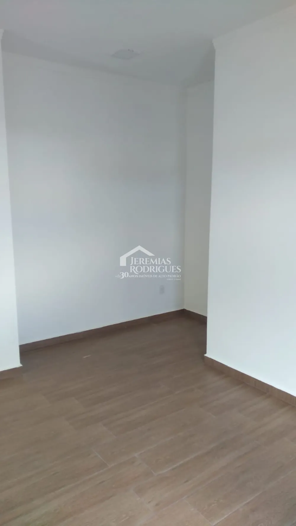 Casa à venda com 3 suítes - Condomínio Pérola do Vale - Tremembé/SP.
