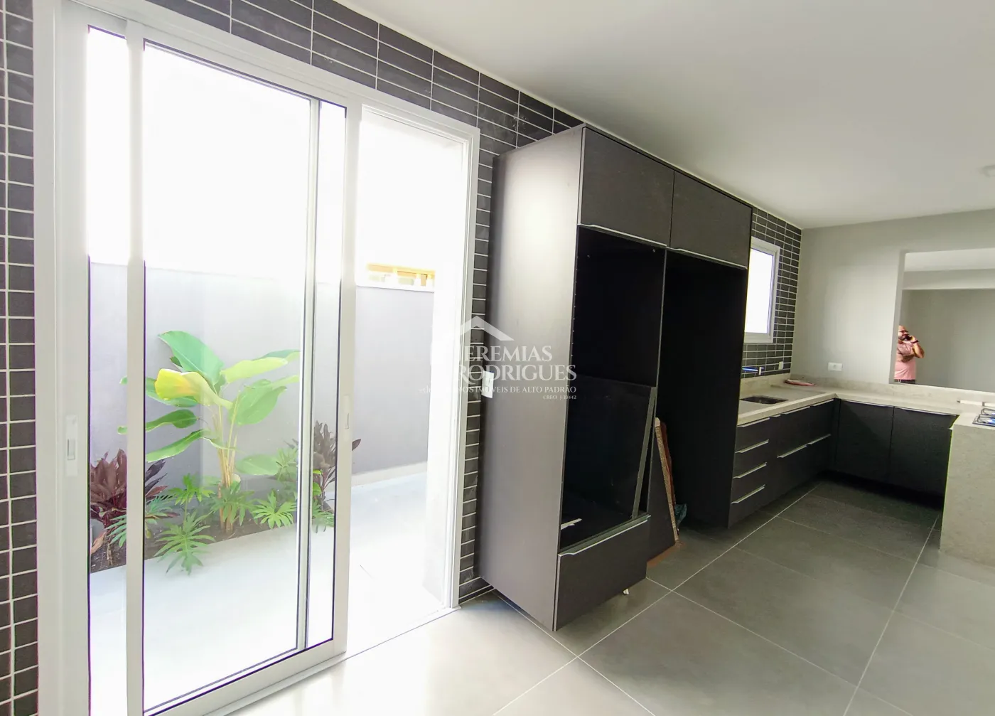 Casa à venda com 3 dormitórios no Condomínio Taubaté Village em Taubaté/SP.