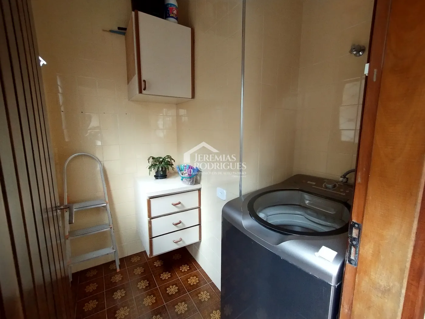 Casa com 4 dormitórios, 265 m² -  Alto do Capivari - Campos do Jordão /SP