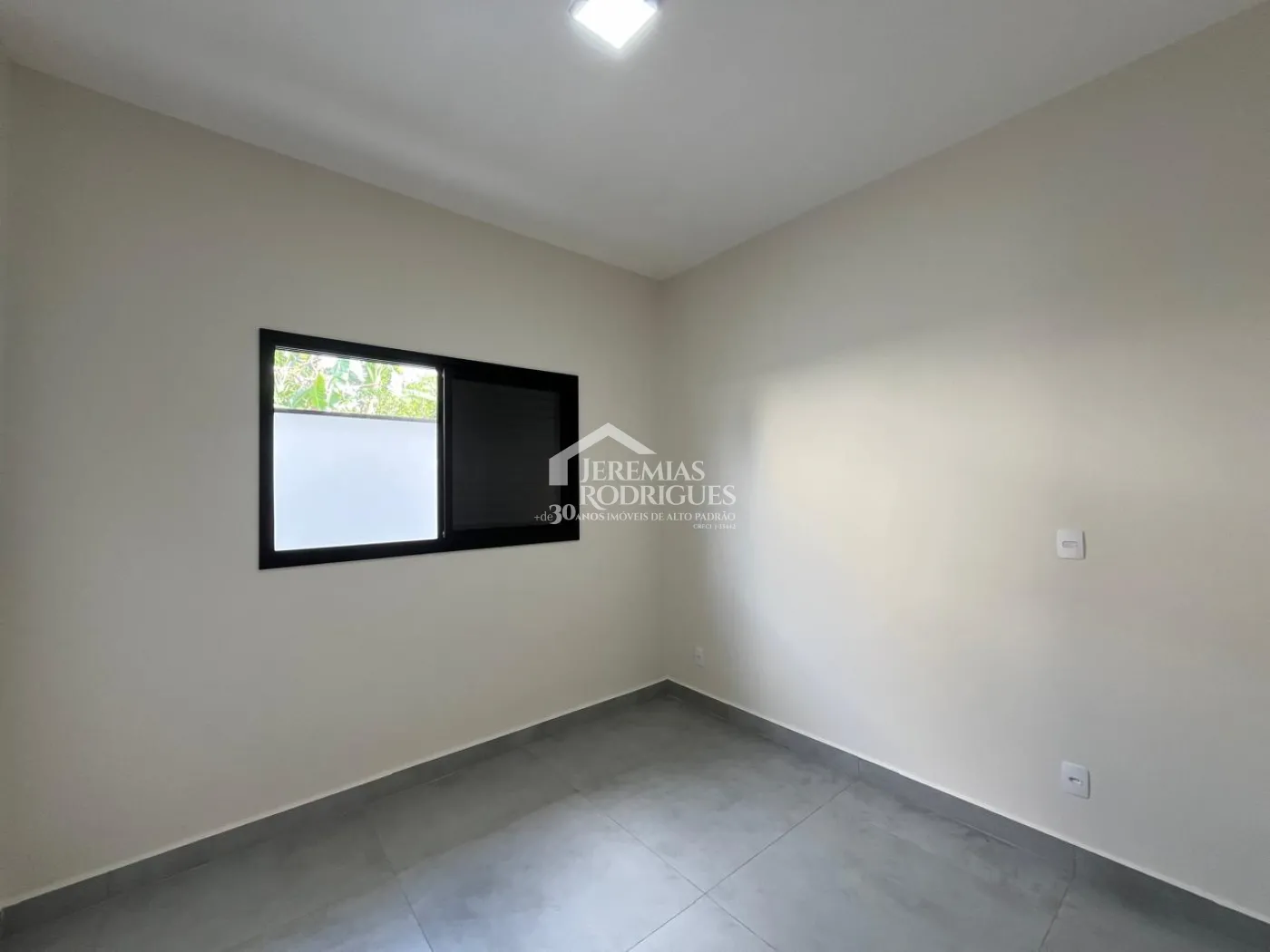 Casa com 3 dormitórios, 199 m² - Condomínio Parque das Araucárias - Tremembé/SP.