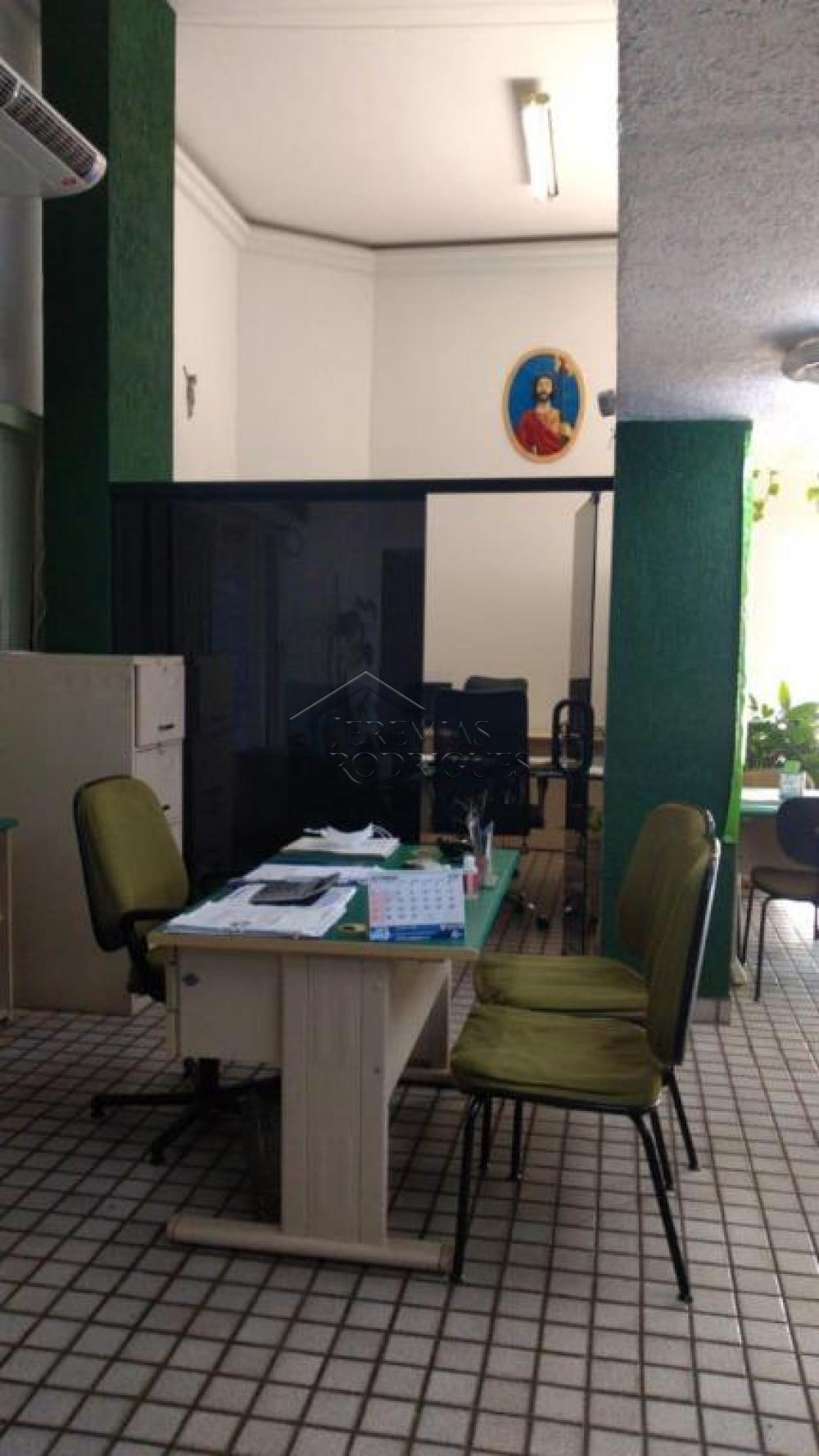 Ponto comercial para venda e locação no Centro em Taubaté/SP. 