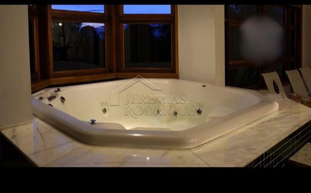 Casa à venda com 6 dormitórios no Alto Do Capivari em Campos do Jordão/SP.