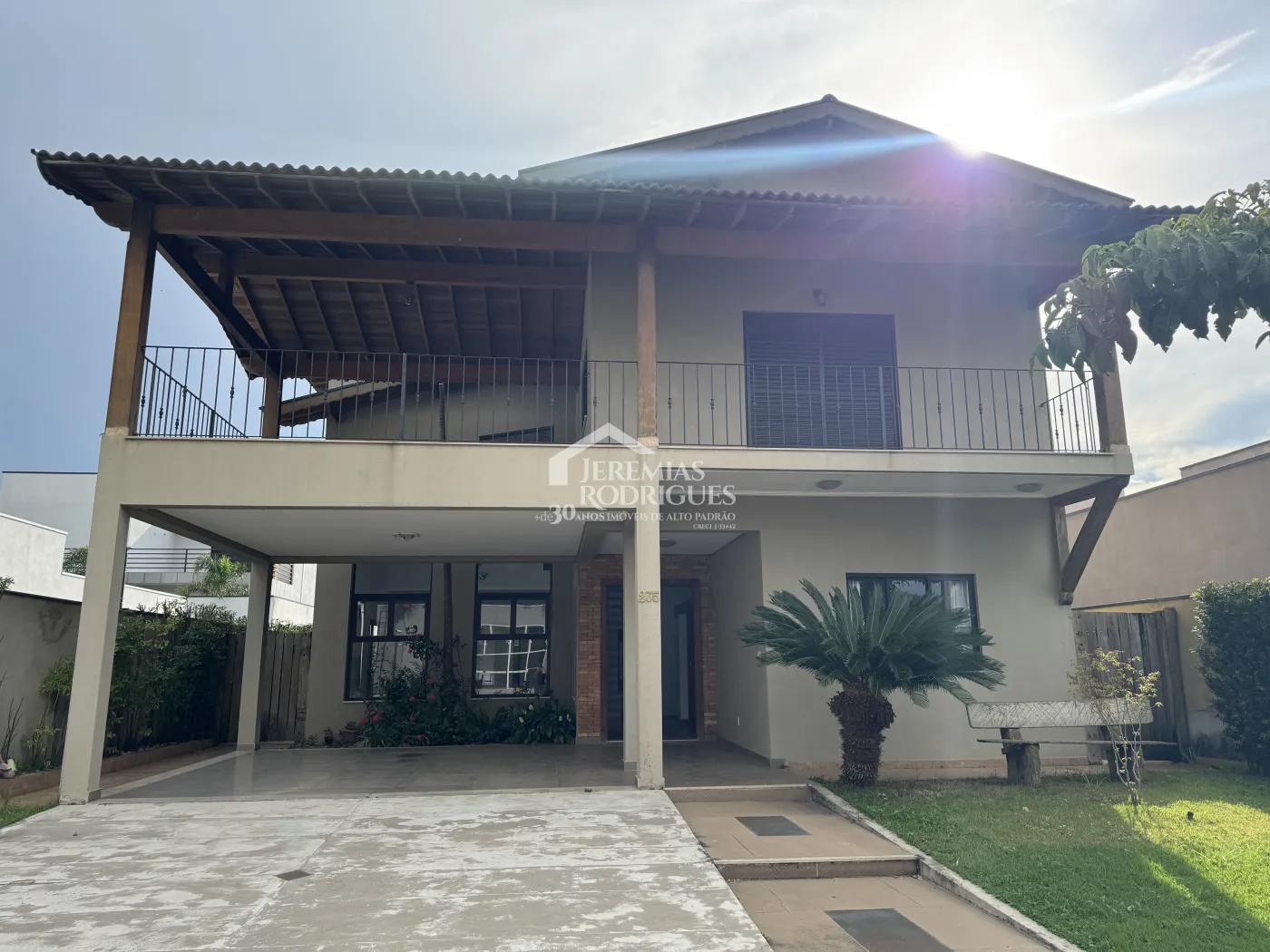 Casa para venda e locação com 4 suítes no Condomínio Village Splendore em Pindamonhangaba/SP.
