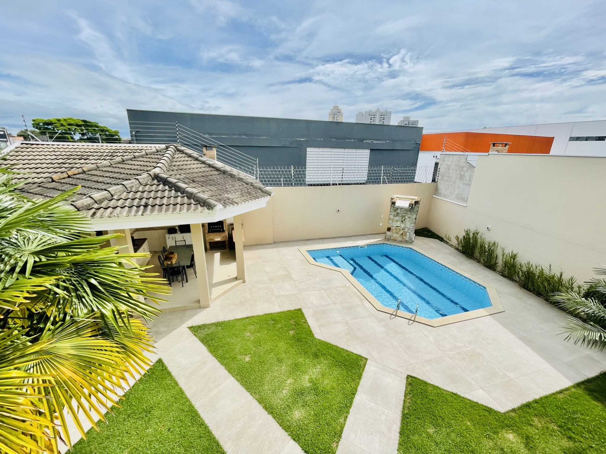 Casa para venda e locação com 4 dormitórios no Condomínio Taubaté Village em Taubaté/SP