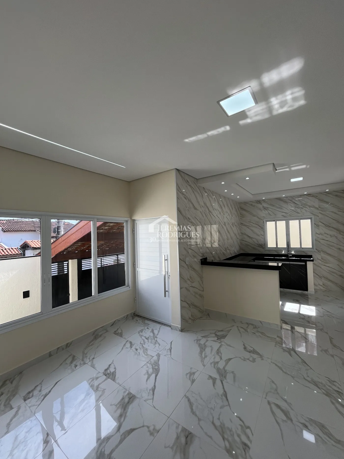Casa com 3 dormitórios, 250,00 m² - Vila Suíça - Pindamonhangaba/SP.