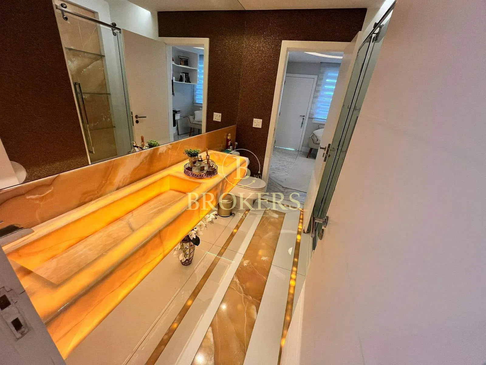 Luxo e sofisticação no Alphaville: Casa triplex mobiliada com 6 suítes, SPA e campo de futebol priv — foto 23
