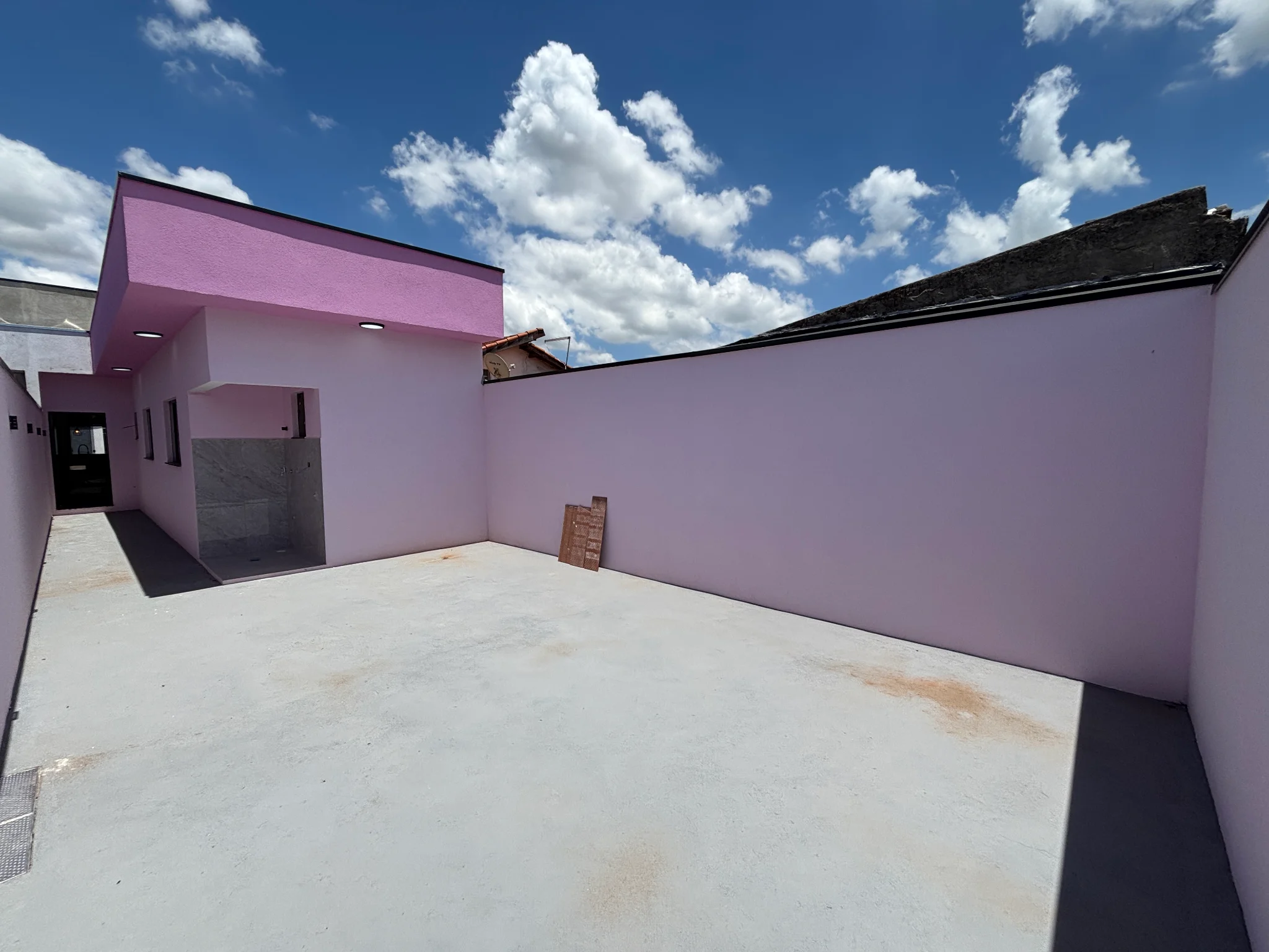 Casa com quintal amplo à venda no Cidade Nova – Pindamonhangaba/SP