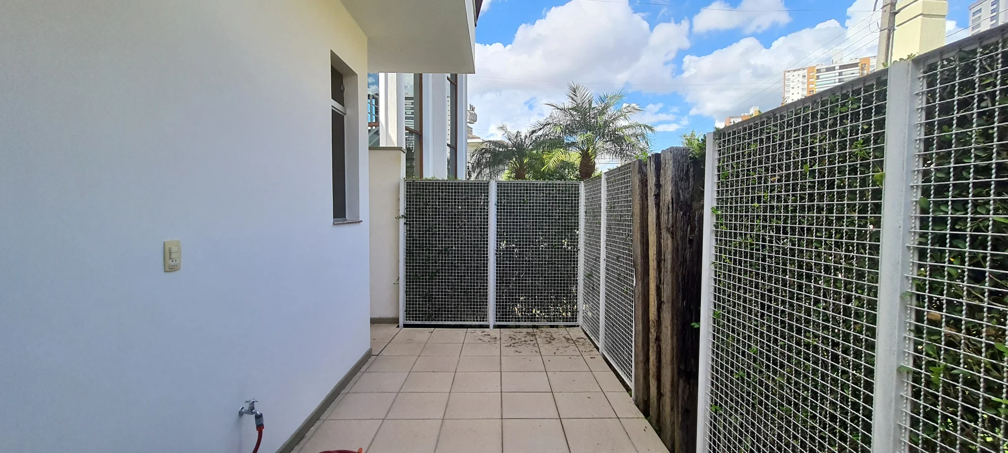 Casa à venda com 3 suítes no Condomínio Taubaté Village em Taubaté/SP