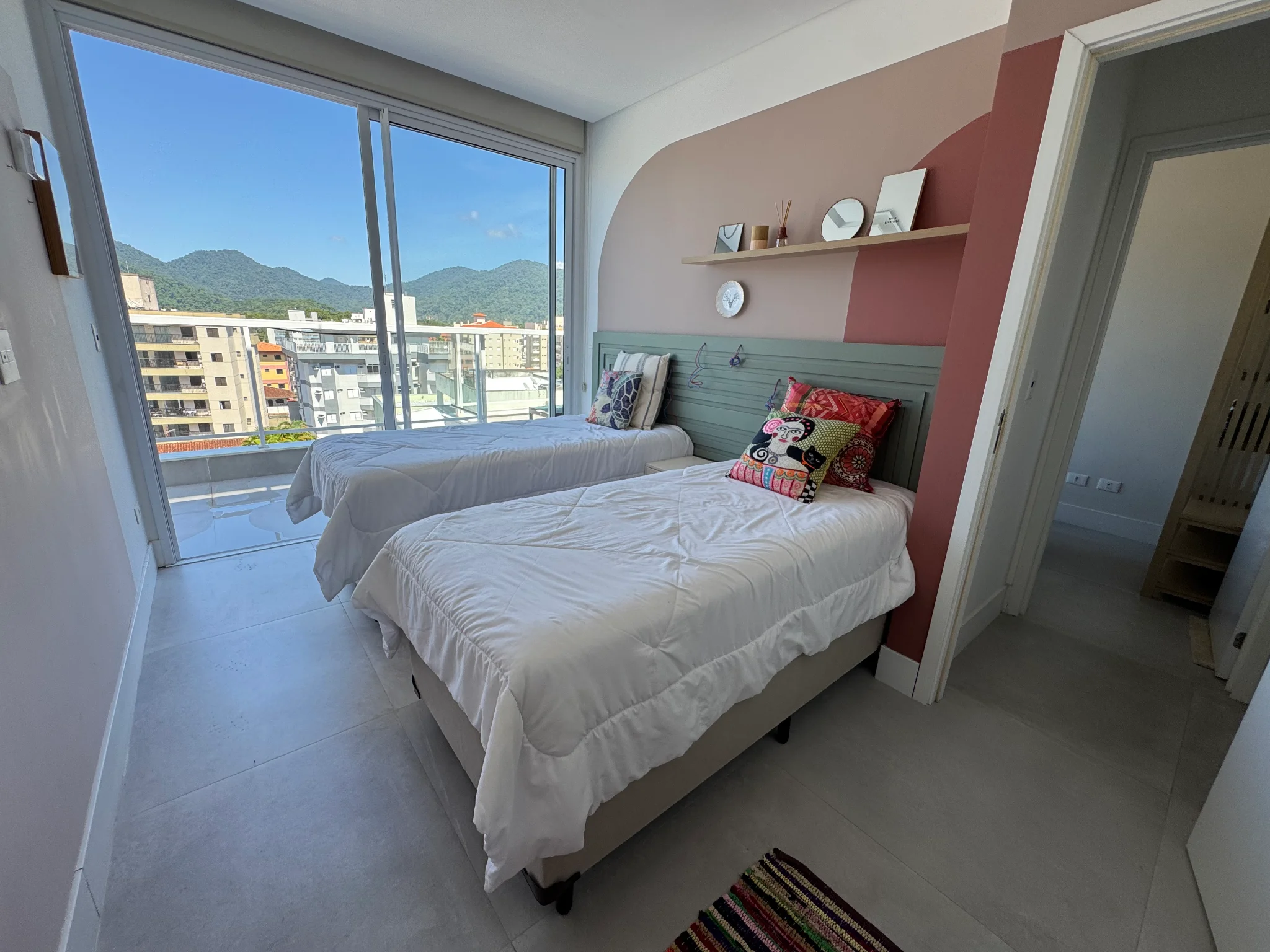 Cobertura à venda com 3 suítes, 177 m² no Condomínio Porto Damy em Ubatuba/SP. 