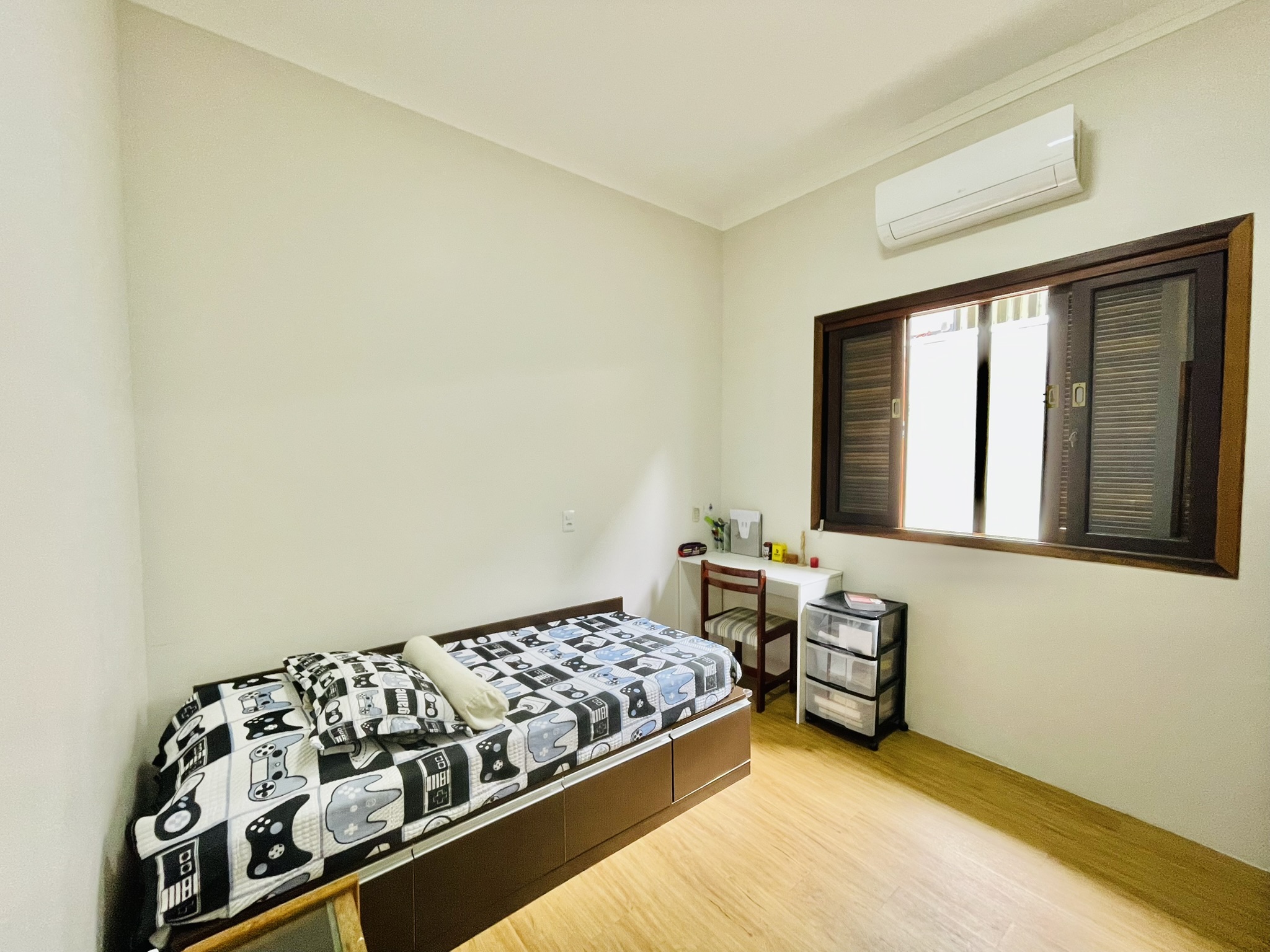 Casa para venda e locação com 4 dormitórios no Condomínio Parque dos Pássaros em Tremembé/SP.  