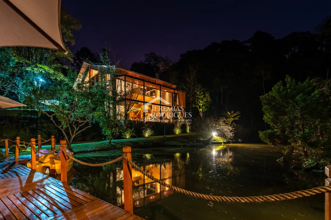 Casa com 7 suítes, 770 m² - Pedra do Fogo - Campos do Jordão/SP.