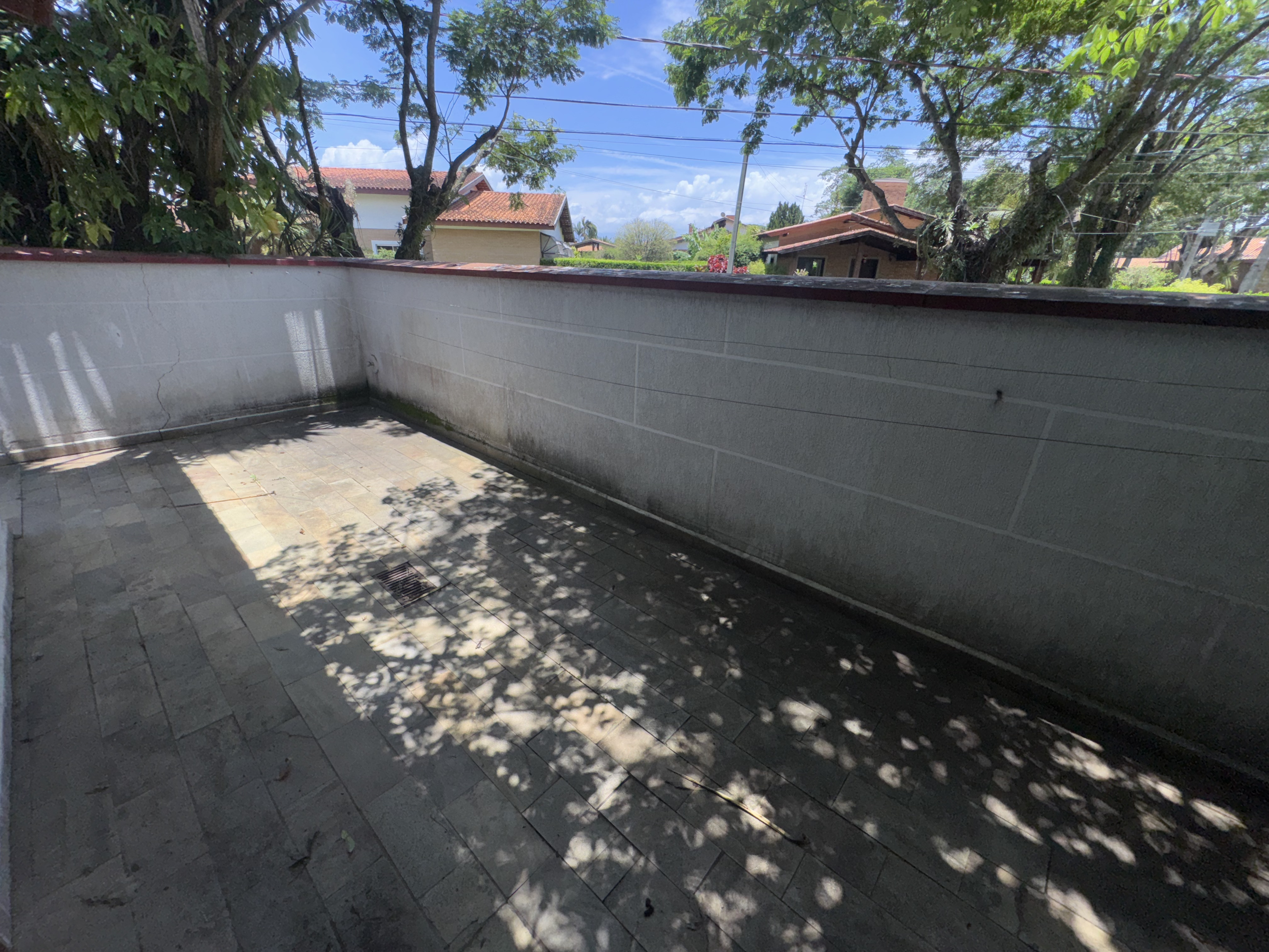 Casa à venda com 5 dormitórios no Condomínio Village Paineiras em Pindamonhangaba/SP.