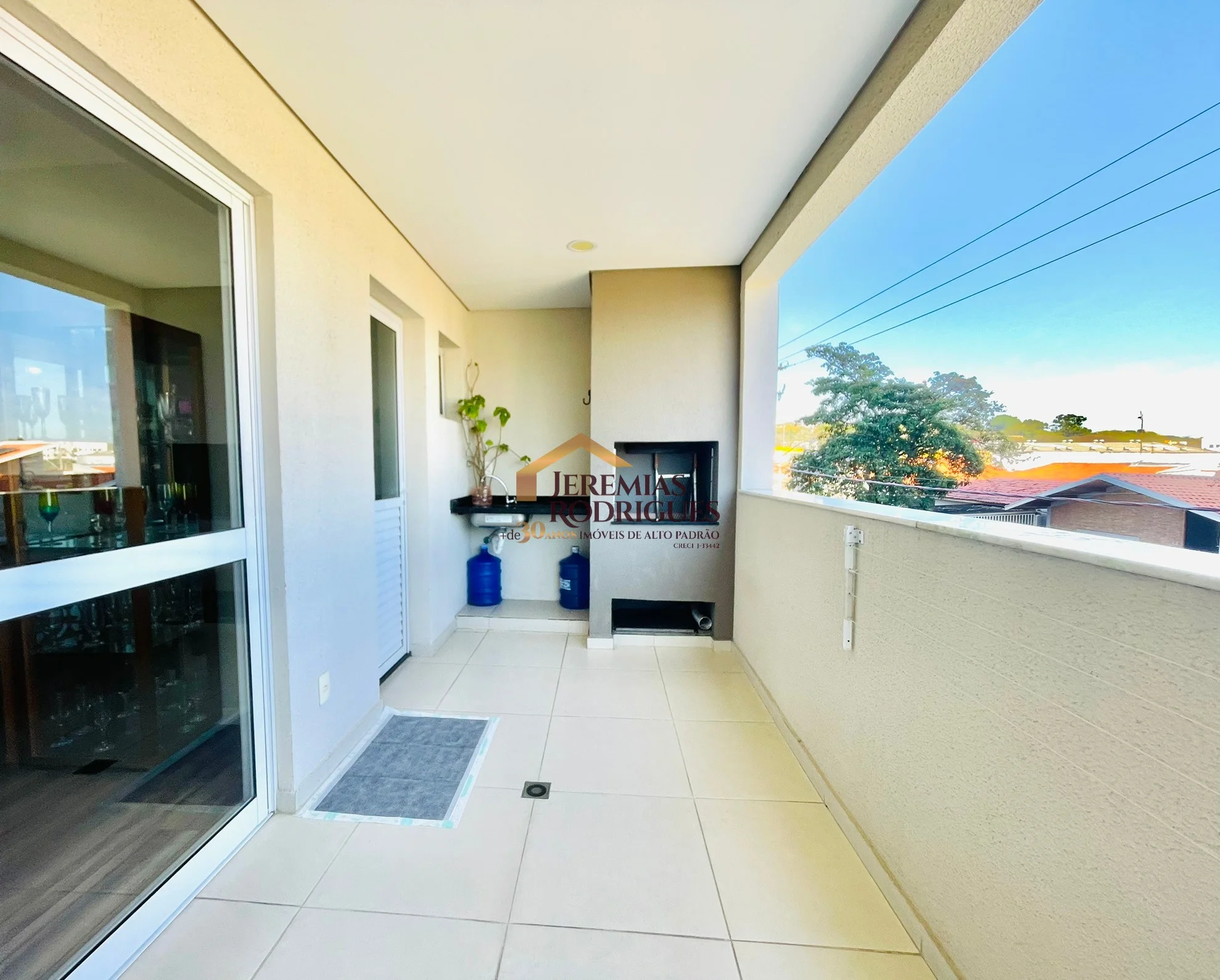 Apartamento à venda no Edifício Maison em Taubaté/ SP.