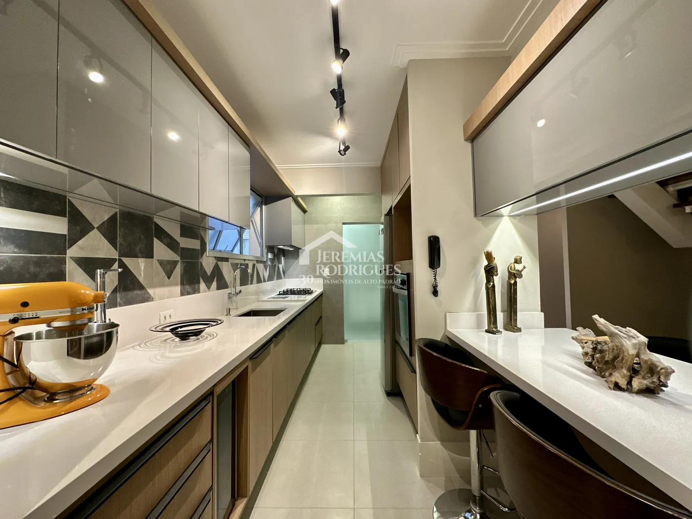 Apartamento com 2 dormitórios, 171 m² - Edifício Solar dos Juritis - Taubaté/SP.