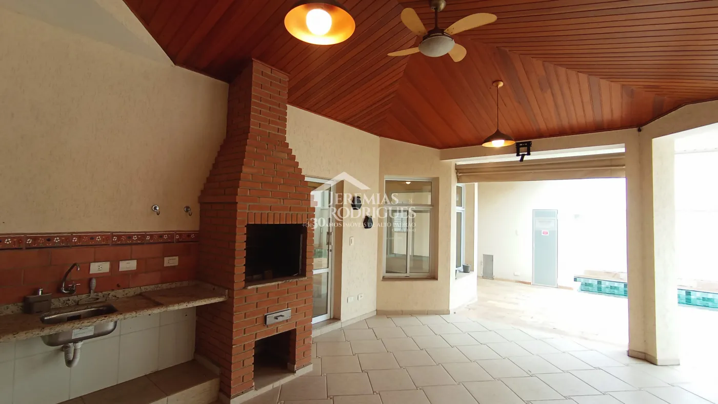 Casa à venda com 5 dormitórios no Condomínio Taubaté Village em Taubaté/SP.