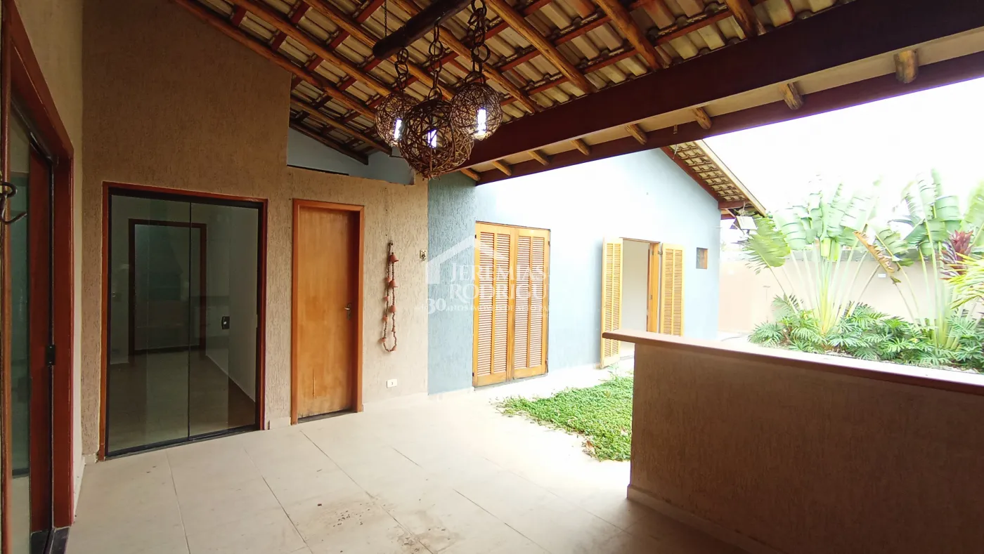 Casa para venda e locação com 3 dormitórios no Condomínio Pontal da Amizade em Taubaté/SP.