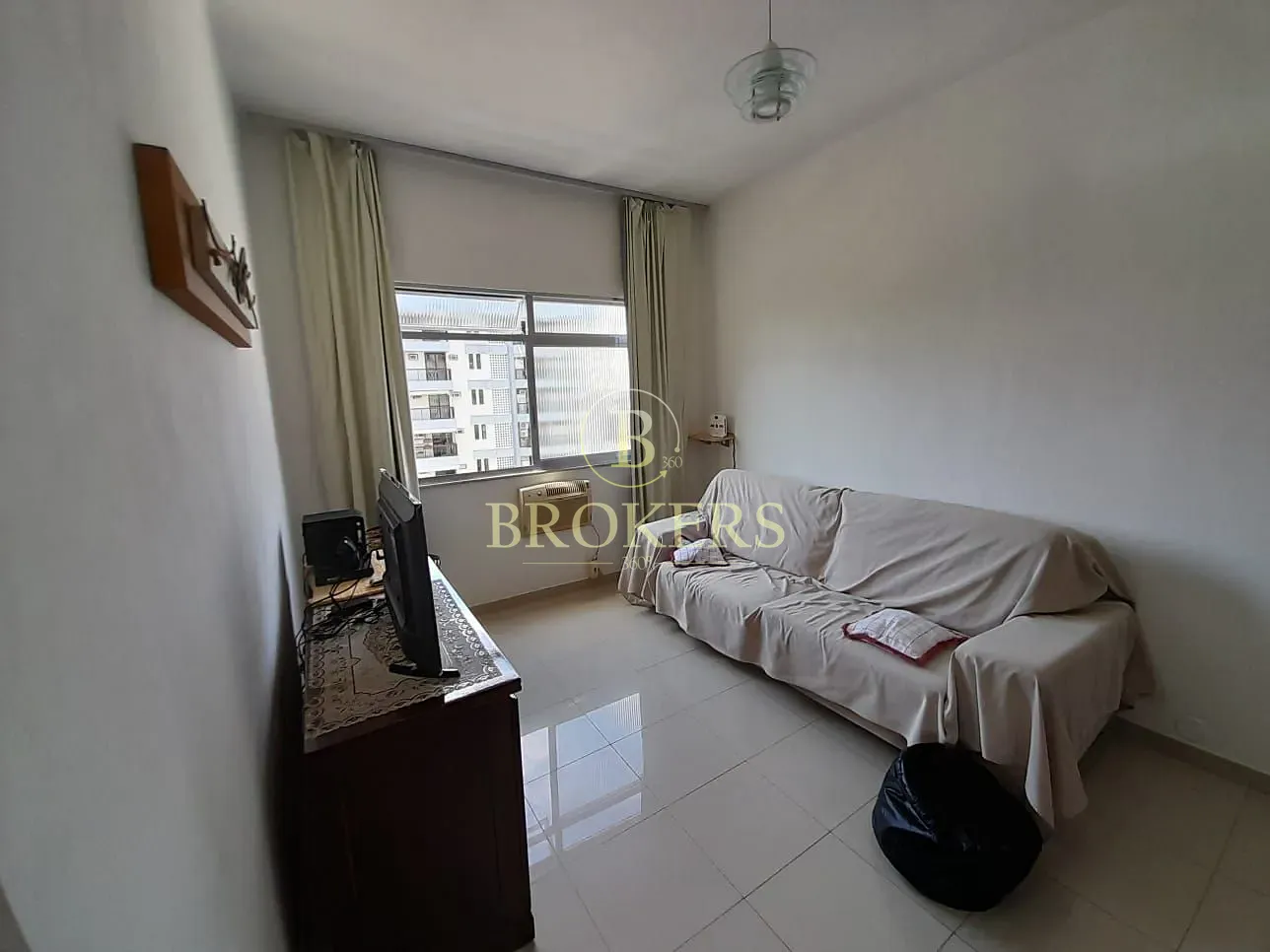 Apartamento com 2 quartos, em frente ao metrô, à Venda em  Botafogo, Rio de Janeiro. — foto 1