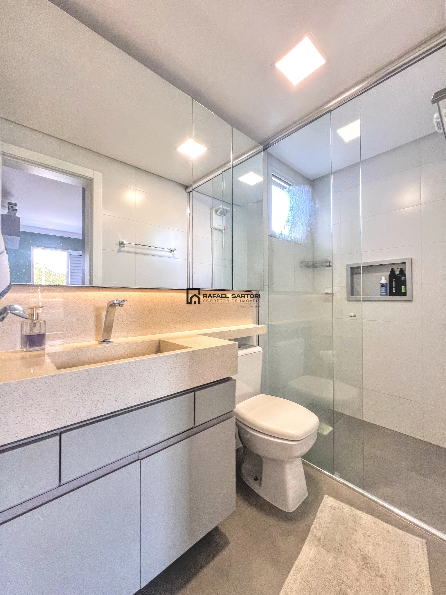 APARTAMENTO COM TERRAÇO NO AMIZADE