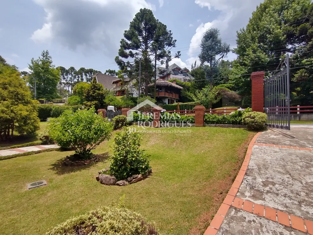 Casa com 4 dormitórios, 380 m² - Condomínio Jardim Véu da Noiva - Campos do Jordão/SP