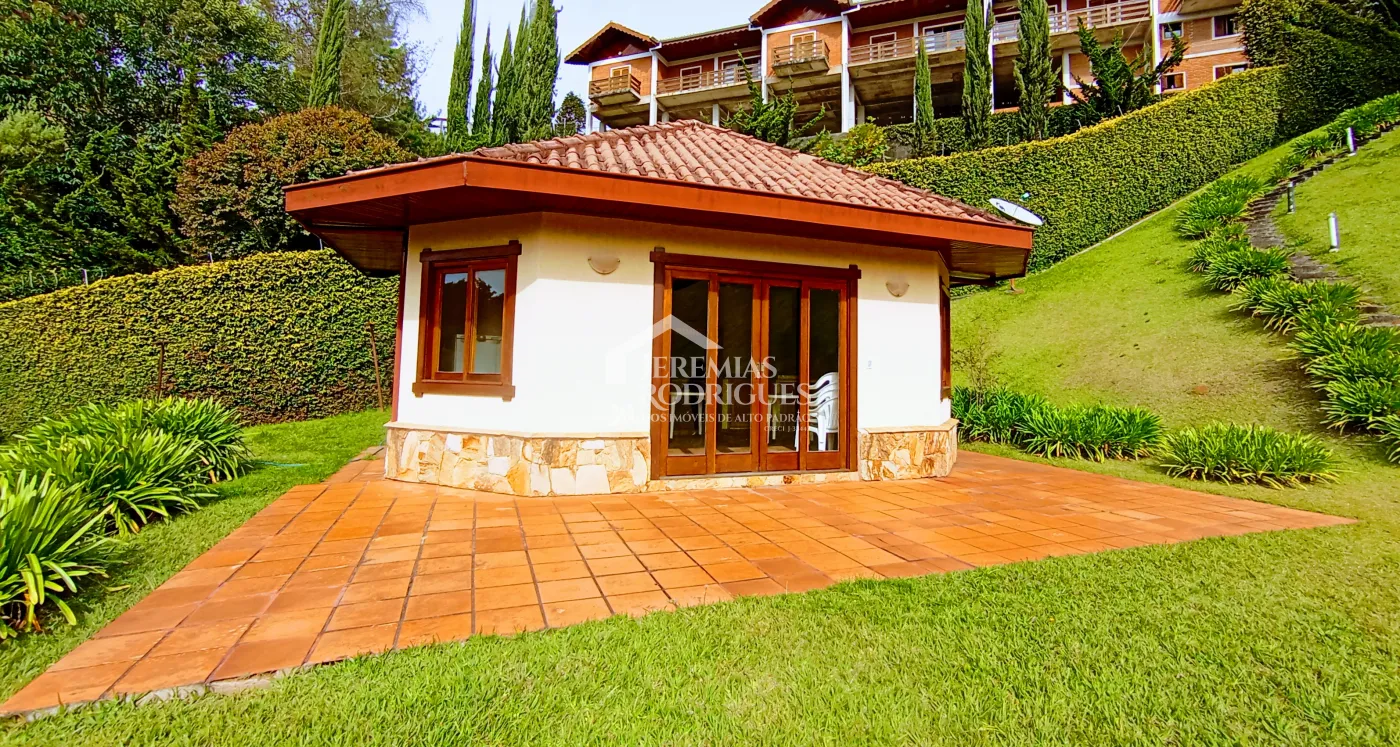 Apartamento para venda com 4 dormitórios no Edifício Solar Bela Vista em Campos do Jordão/SP