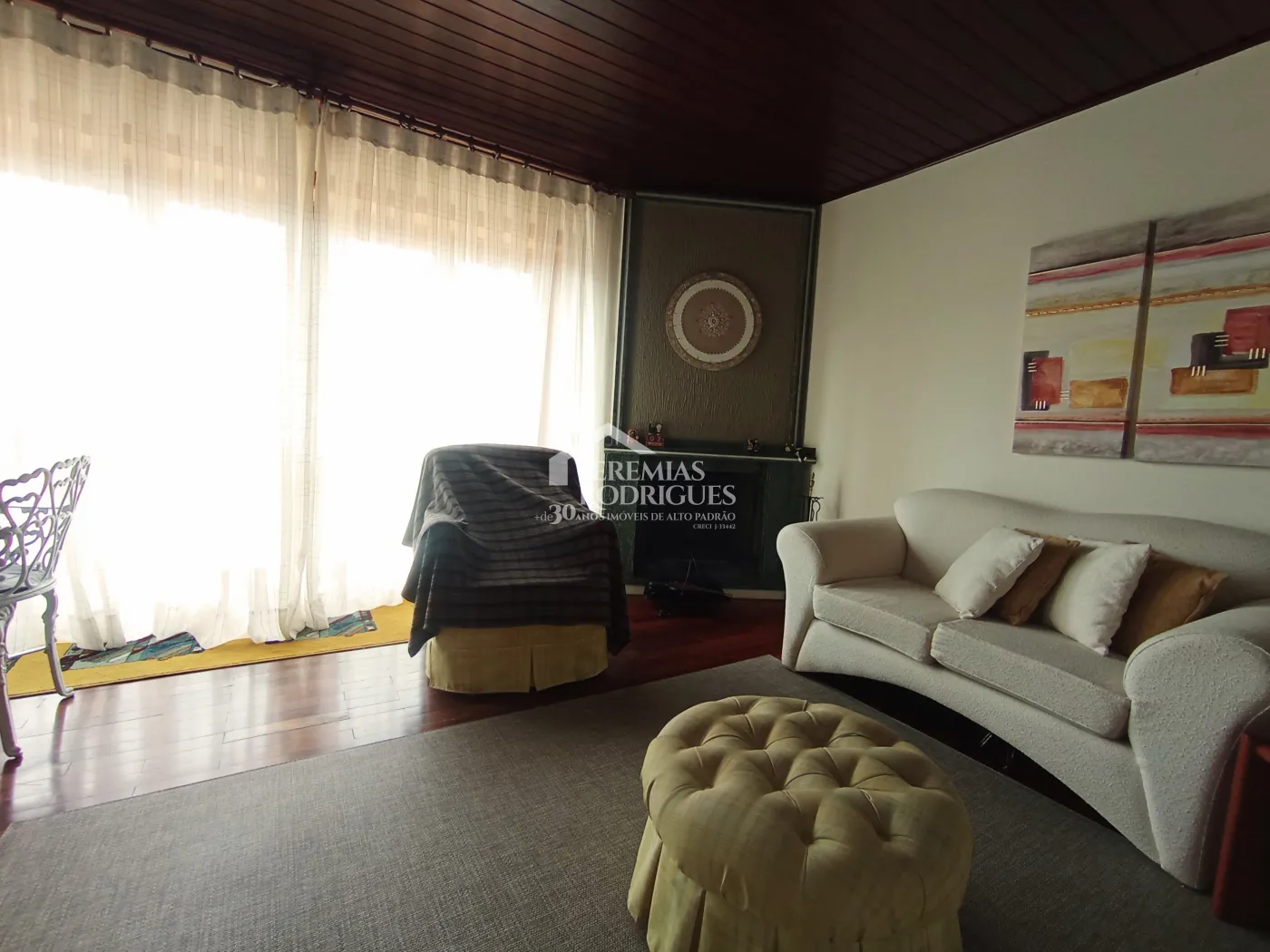 Apartamento para venda com 4 dormitórios no Edifício Solar Bela Vista em Campos do Jordão/SP