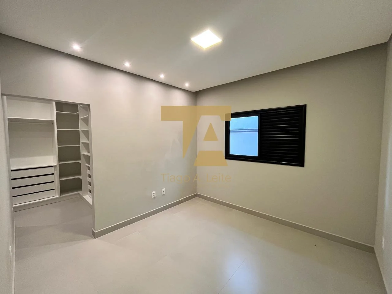 Casa Térrea com 3 Suítes e Fachada Contemporânea – Condomínio Pérola do Vale, Tremembé/SP
