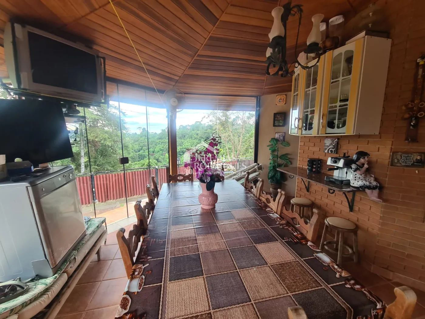 Casa com 4 dormitórios, 265 m² -  Alto do Capivari - Campos do Jordão /SP