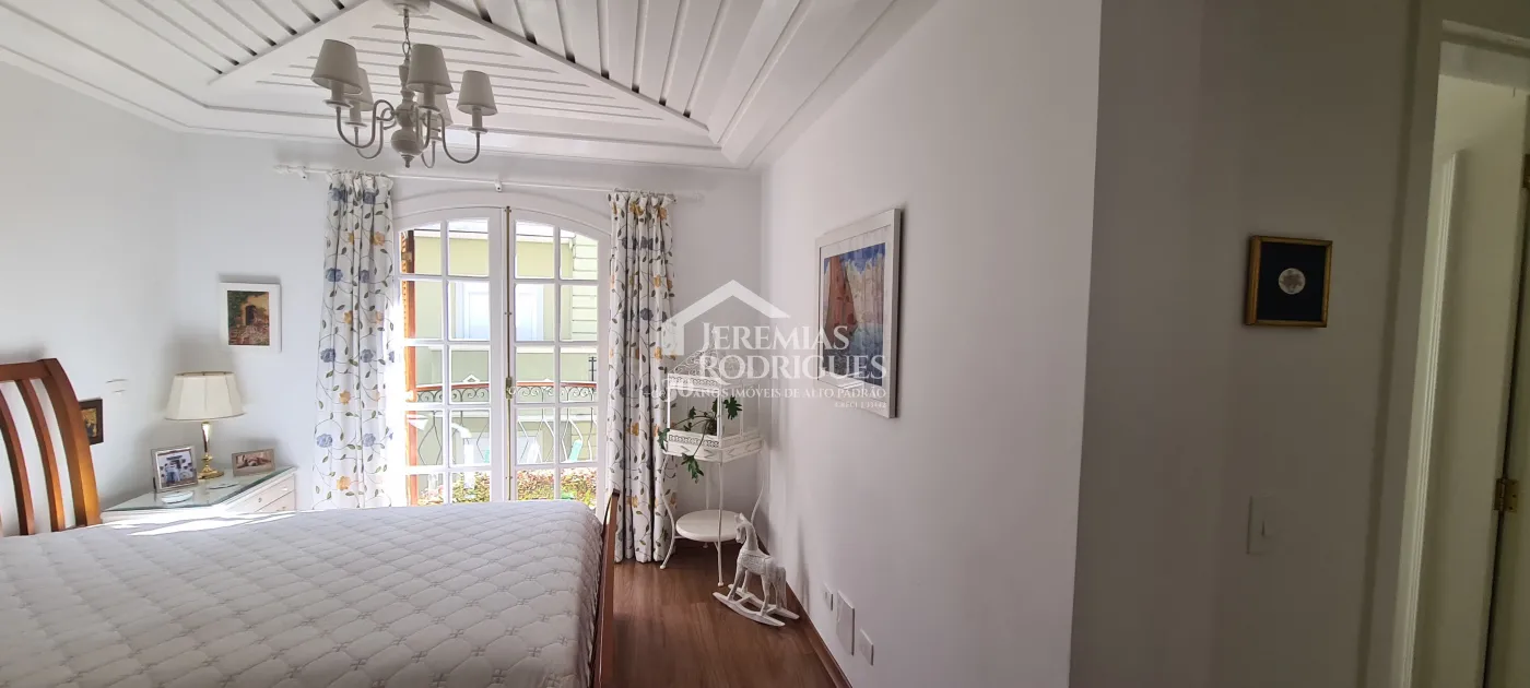 Apartamento à venda com 4 suítes no Edifício Evergreen em Campos do Jordão/SP