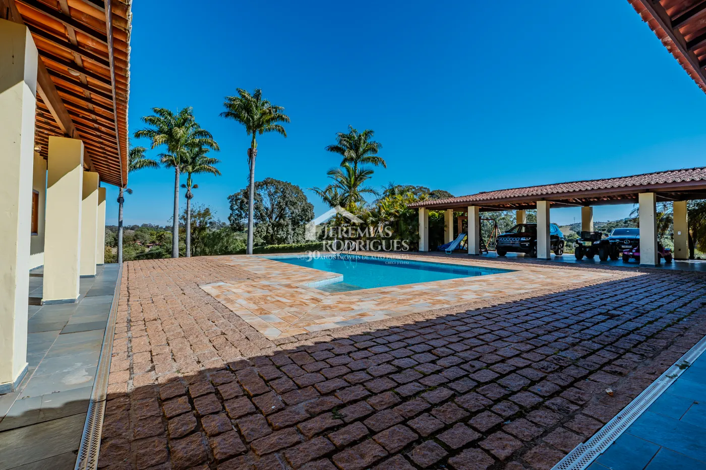 Fazenda à venda com 183.000 m² em Campinas/SP.