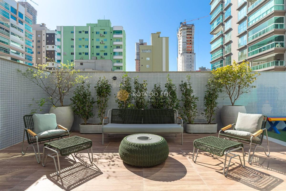 Residencial Villa Aurora Apartamento 3 Suítes e 2 Vagas em Meia Praia Itapema SC