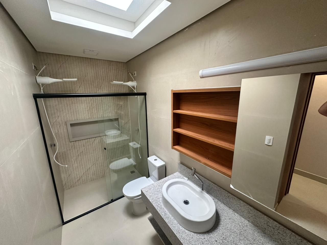 Casa para venda e locação com 3 dormitórios no Condomínio Pinheiros em Tremembé/SP. 