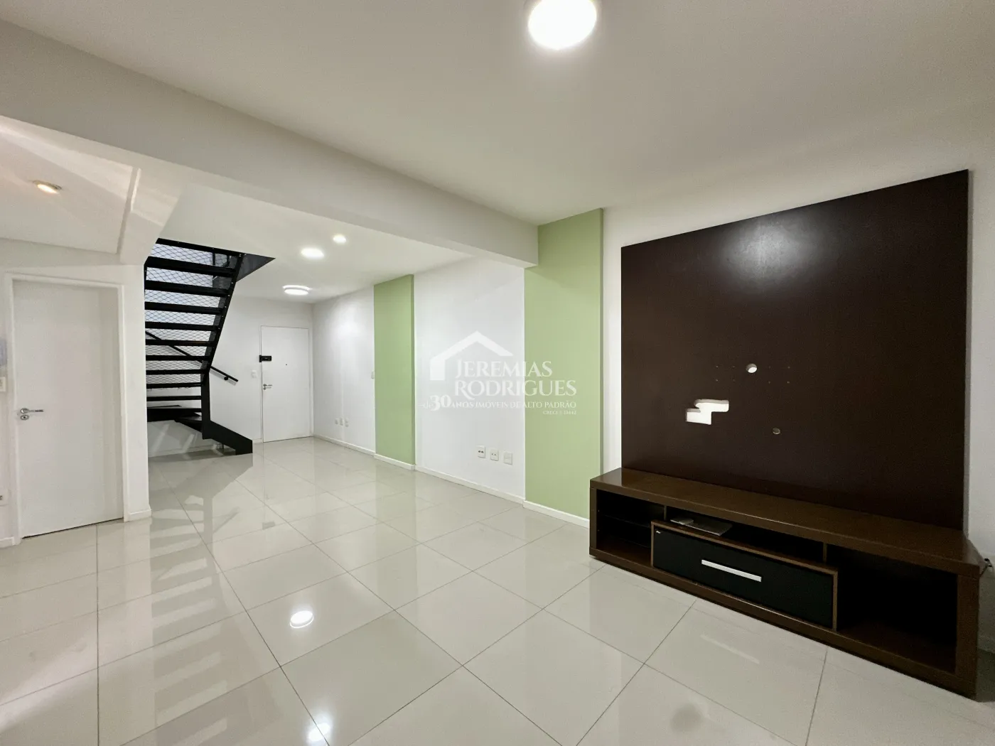 Apartamento com 3 dormitórios, 125 m² - Edifício Jabuticabeiras - Taubaté/SP.