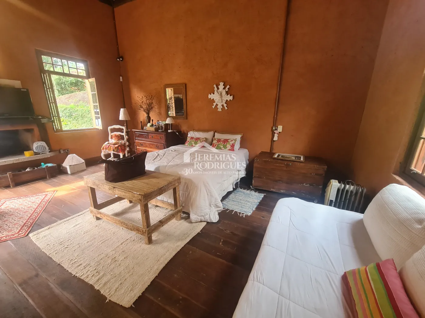 Chácara à venda com 400 m² no bairro Santa Cruz em Santo Antônio do Pinhal/SP.