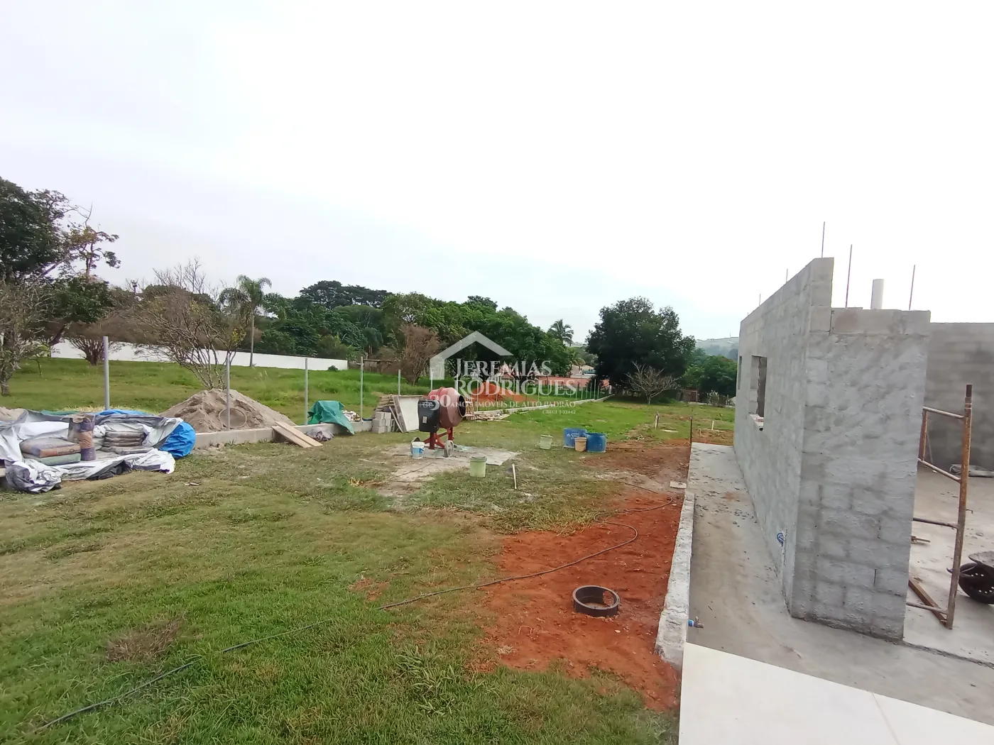 Casa à venda com 4 dormitórios no Condomínio Chácaras Cataguá em Taubaté/SP