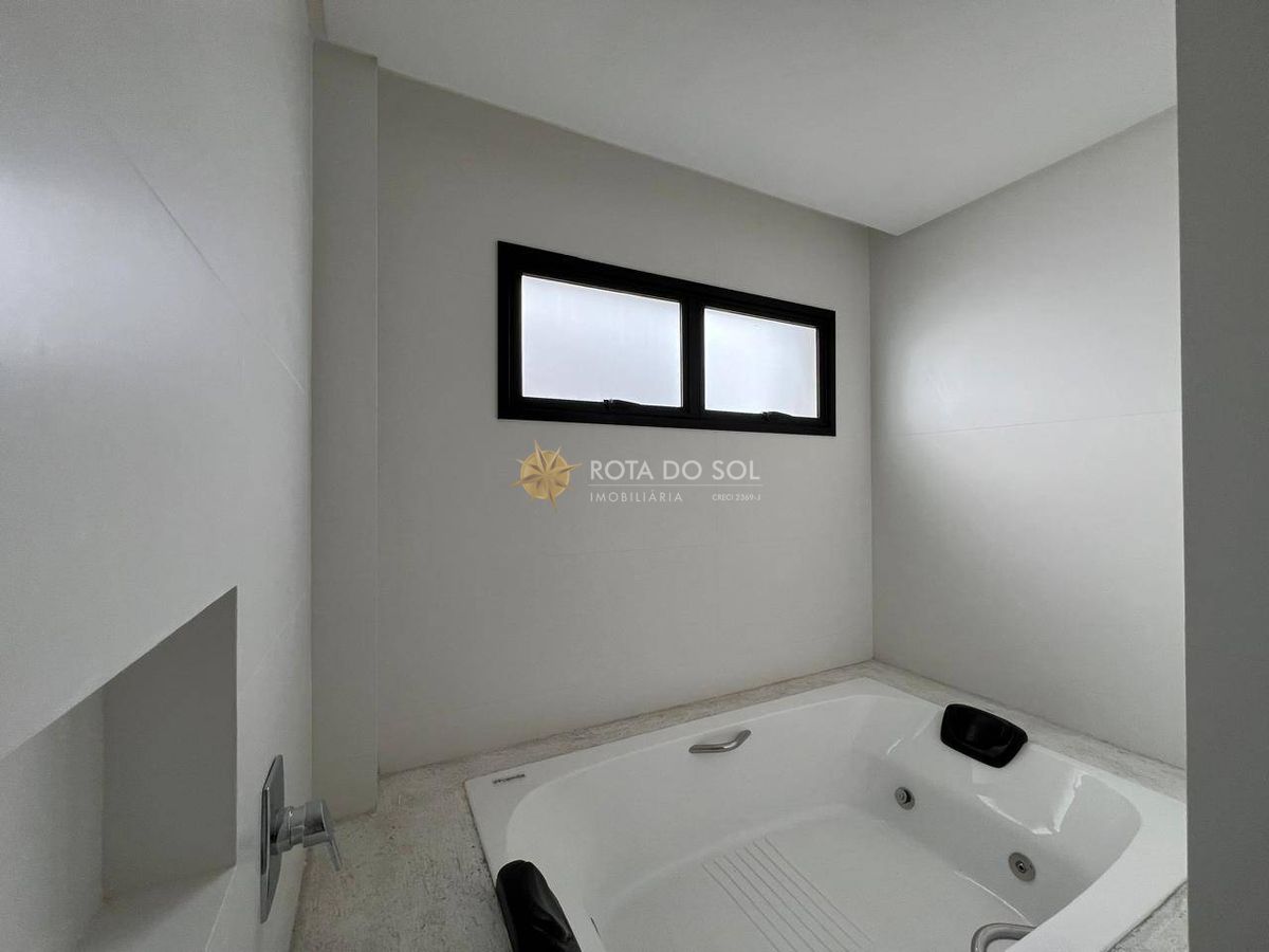 Doha Tower Apartamento Quadra Mar 4 Suítes em Meia Praia Itapema/SC