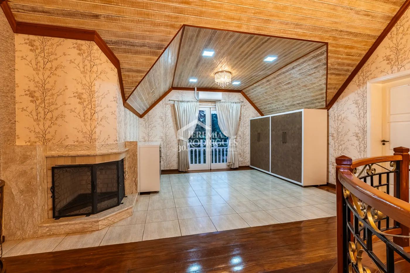 Casa com 5 suítes, 950 m² - Alto do Capivari - Campos do Jordão/SP