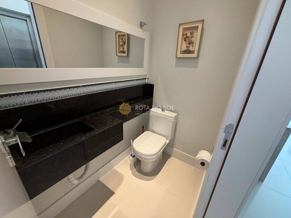 Residencial Salinas Apartamento Quadra Mar 4 Suítes em Meia Praia Itapema SC
