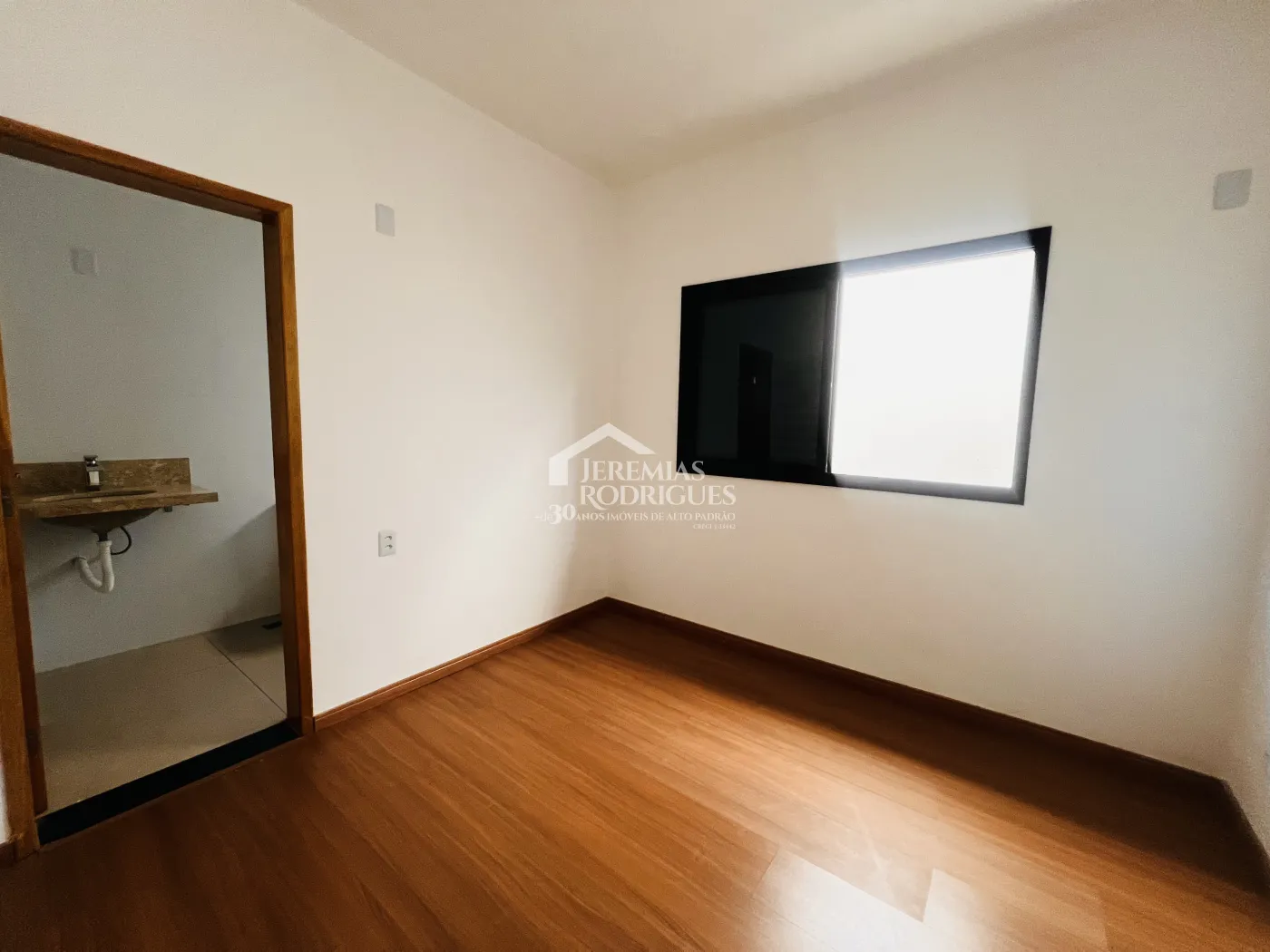 Casa à venda com 3 suítes no Condomínio Campos do Conde I em Tremembé/SP