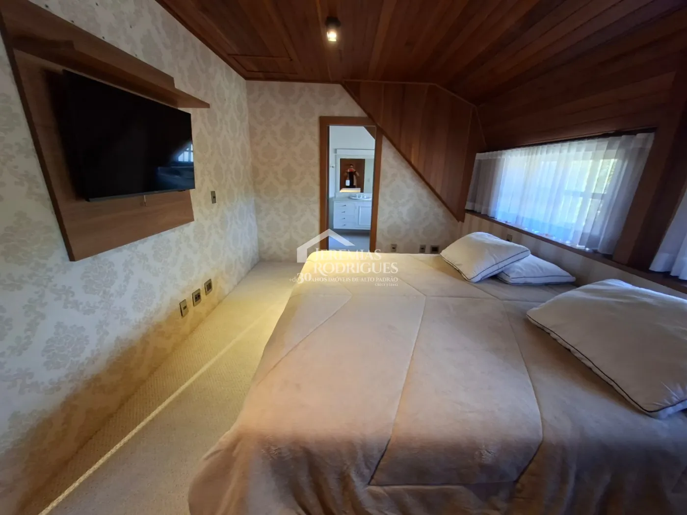 Apartamento à venda com 4 suítes, 171 m² no Edifício Cottage em Campos do Jordão/SP