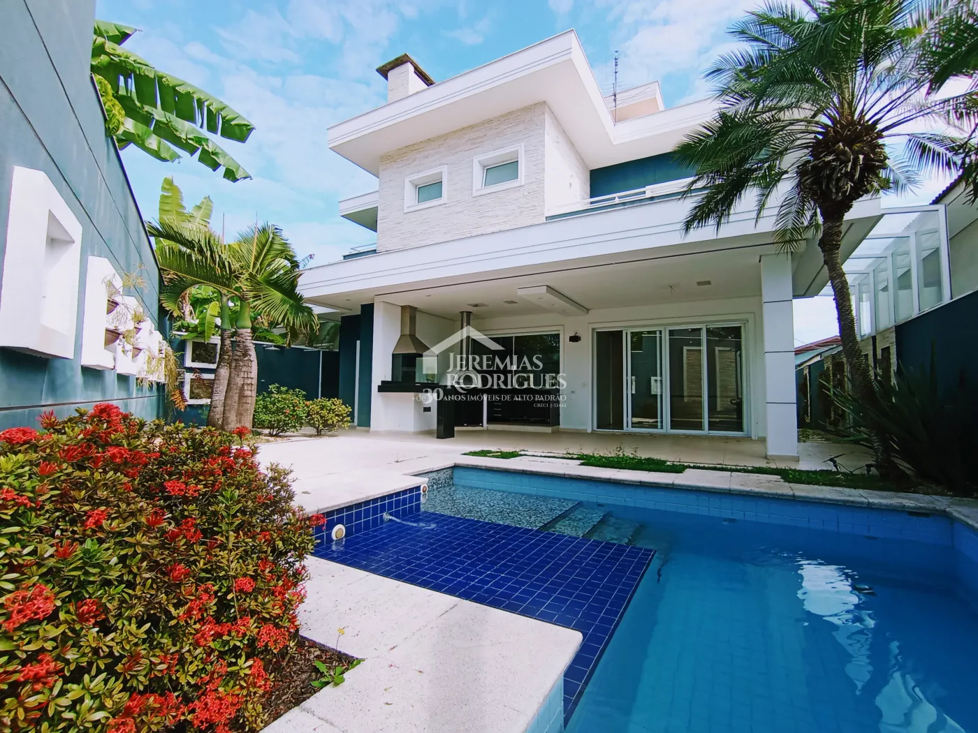 Casa para venda e locação com 4 suítes no Condomínio Taubaté Village em Taubaté/SP.