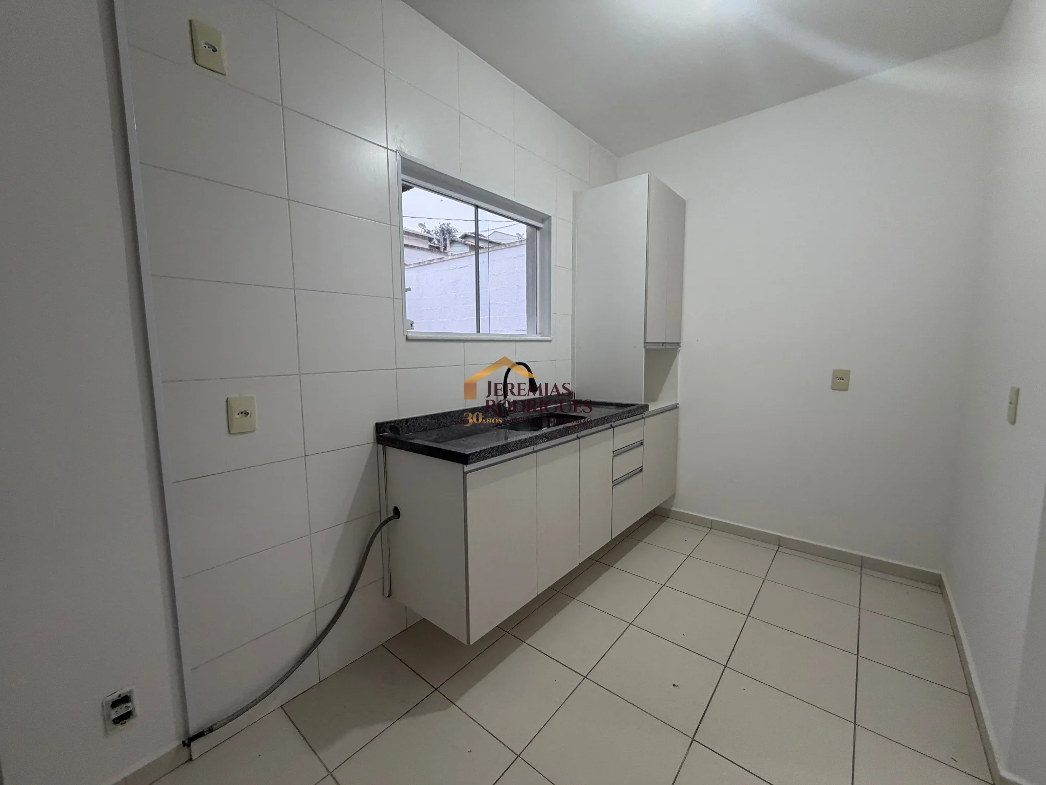 Casa para locação no Condomínio Residencial Jardins em Pindamonhangaba/SP. - foto 2