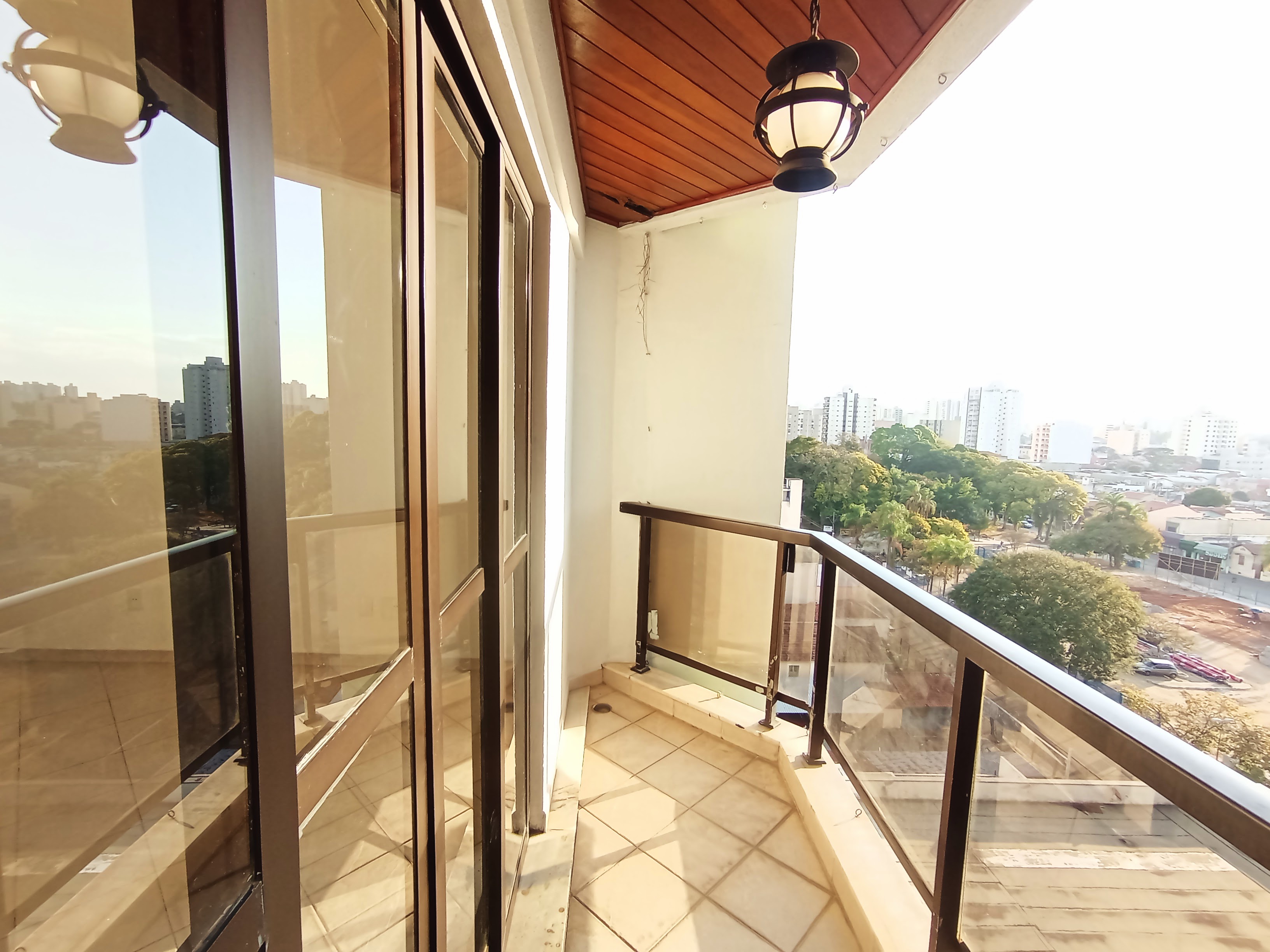 Cobertura à venda com 3 dormitórios, 125 m² no Edifício Michel Abud em Taubaté/SP.