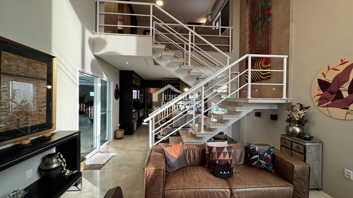 Casa para locação com 3 suítes no Condomínio Reserva dos Lagos em Pindamonhangaba/SP.