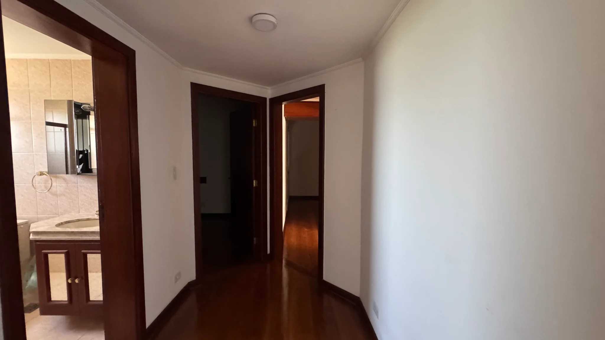 Apartamento para venda e locação no Edifício Serra da Mantiqueira em Pindamonhangaba/SP. 