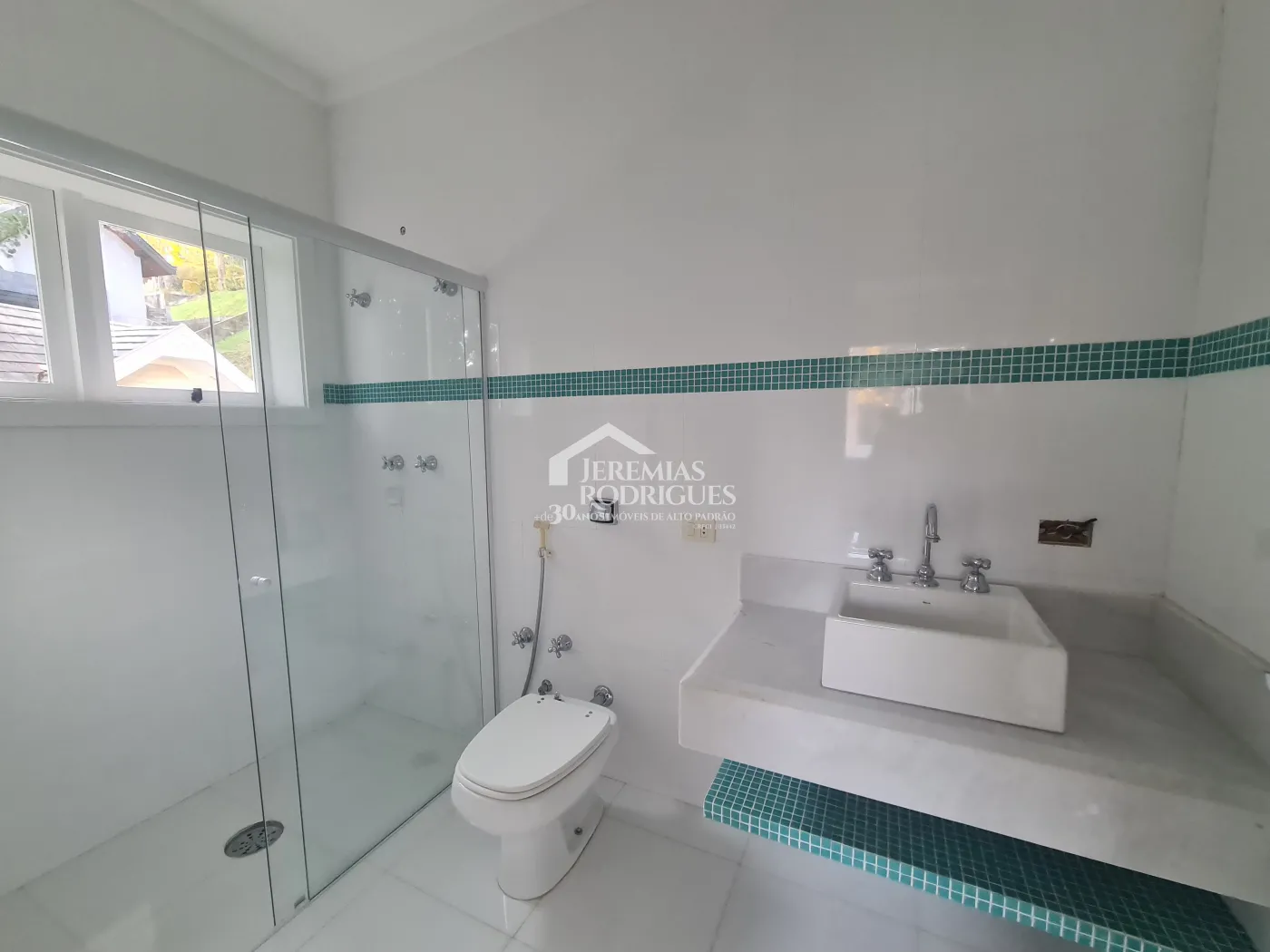 Casa para venda com 5 suítes no Condomínio Jardim Véu da Noiva em Campos do Jordão/SP