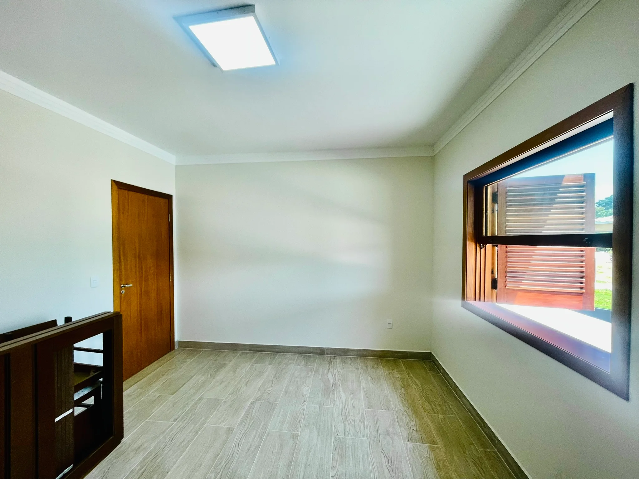 Casa à venda com 4 dormitórios no Condomínio Chácaras Cataguá em Taubaté/SP