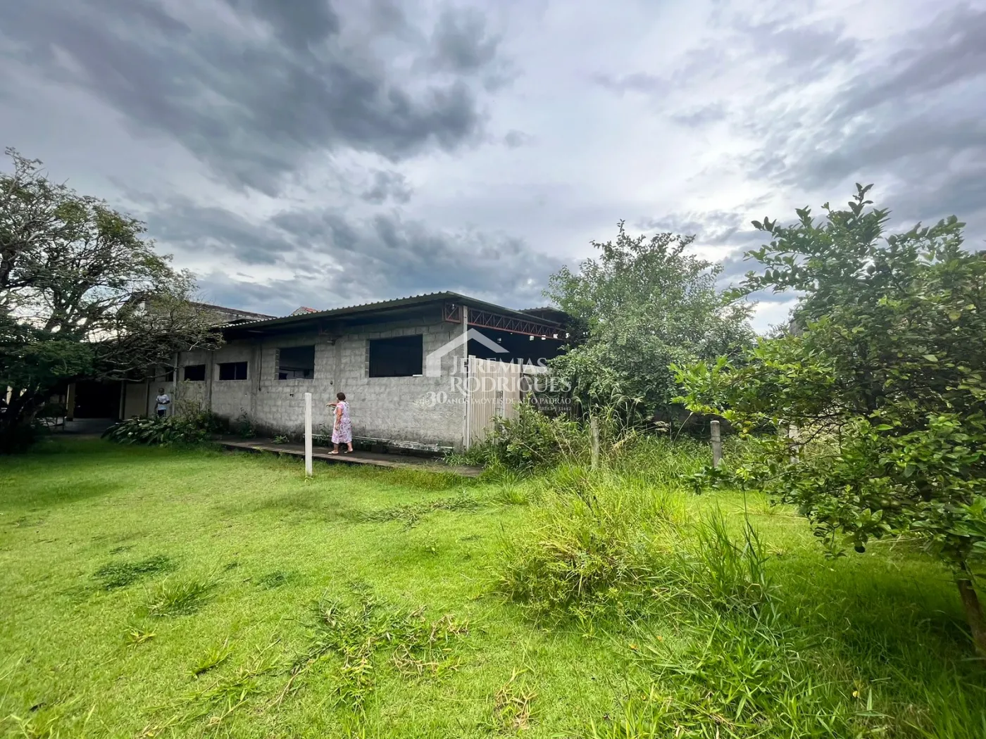 Terreno com 1.800 m² no bairro Campo Alegre em Pindamonhangaba/SP.