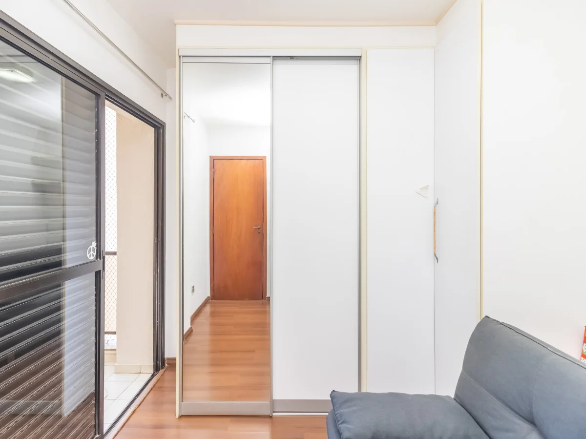 Apartamento 98 m² | 3 dormitórios | 950 m do metrô Praça da Árvore