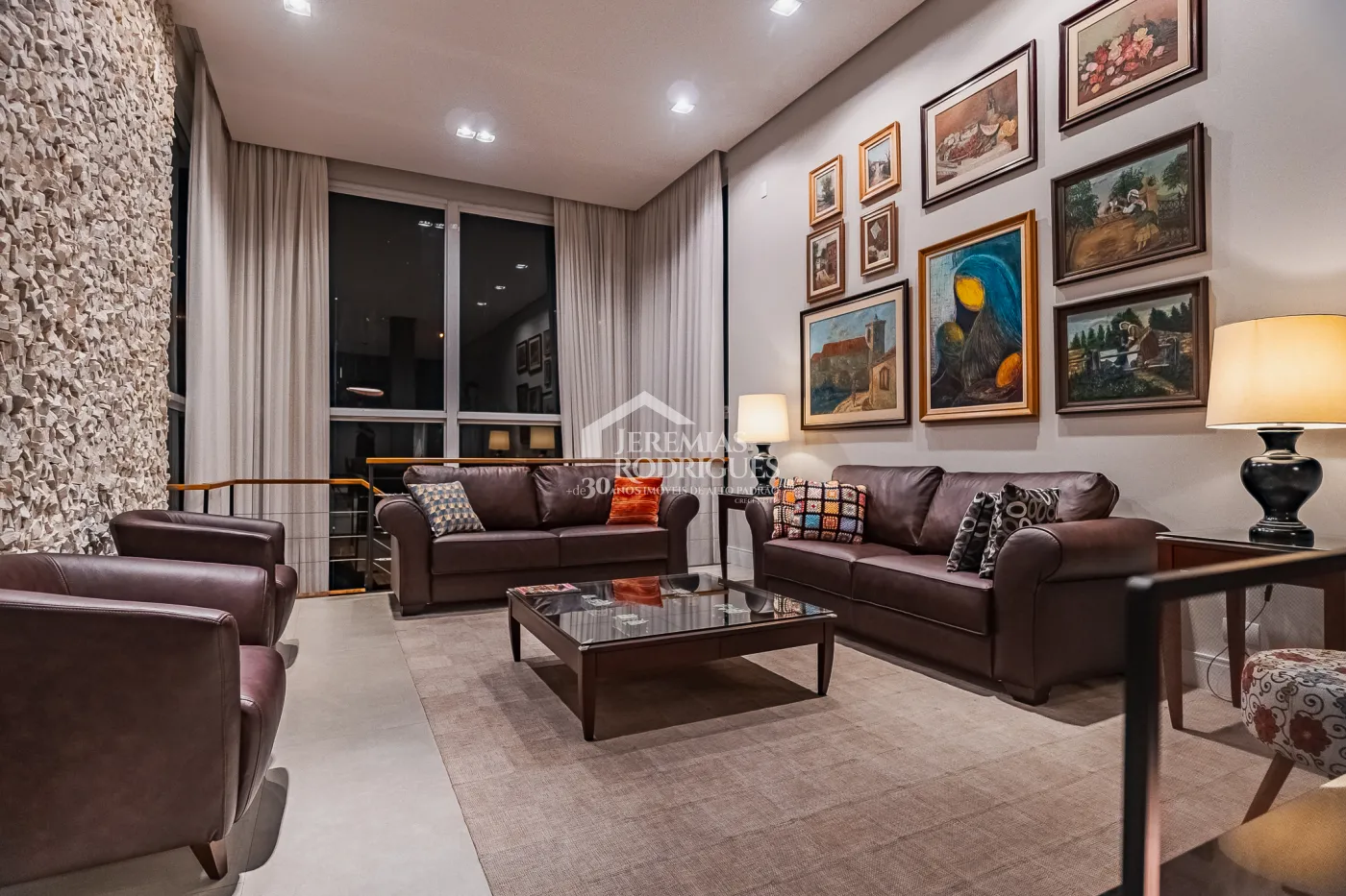 Casa com 4 dormitórios à venda, 330 m² - Parque da Mantiqueira - Santo Antônio do Pinhal/SP