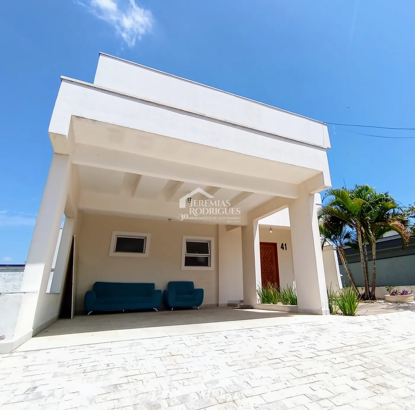 Casa assobradada com 3 suítes - Condomínio Jardim Oásis - Taubaté/SP.